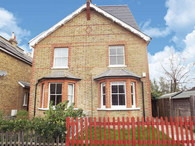  Image of 4 bedroom Cottage for sale in Egmont Avenue Tolworth Surbiton KT6 at Surbiton  Surrey, KT6 7AU