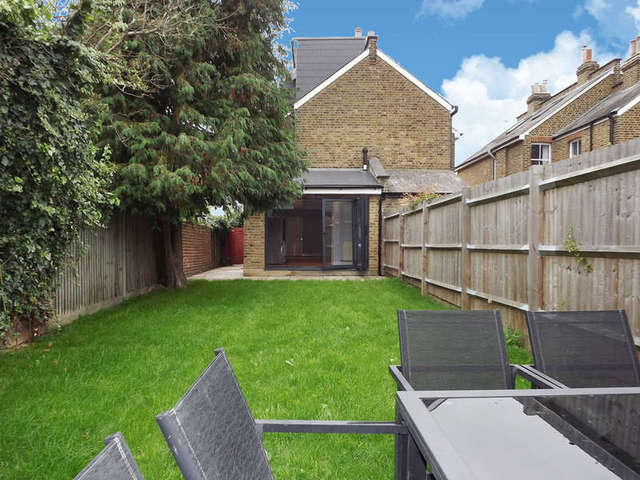  Image of 4 bedroom Cottage for sale in Egmont Avenue Tolworth Surbiton KT6 at Surbiton  Surrey, KT6 7AU