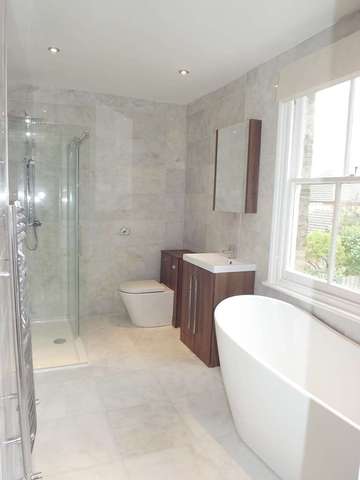  Image of 4 bedroom Cottage for sale in Egmont Avenue Tolworth Surbiton KT6 at Surbiton  Surrey, KT6 7AU