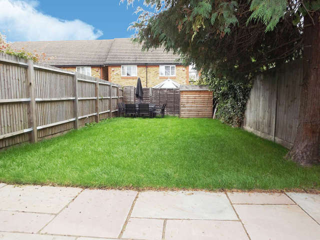  Image of 4 bedroom Cottage for sale in Egmont Avenue Tolworth Surbiton KT6 at Surbiton  Surrey, KT6 7AU