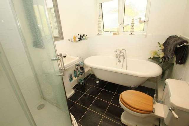  Image of 3 bedroom Flat to rent in Elgin Road Bournemouth BH3 at Elgin Road  Bournemouth, BH3 7DQ
