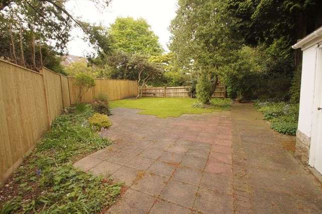  Image of 3 bedroom Flat to rent in Elgin Road Bournemouth BH3 at Elgin Road  Bournemouth, BH3 7DQ