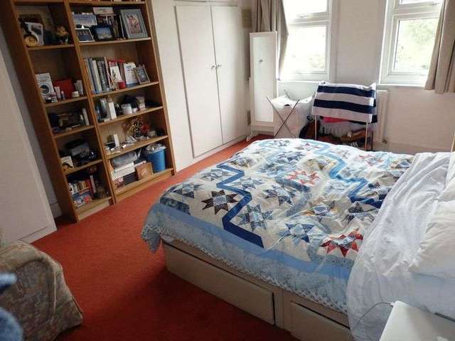 Image of 1 bedroom Flat to rent in Elmfield Avenue London N8 at Elmfield Avenue  Crouch End, N8 8QG