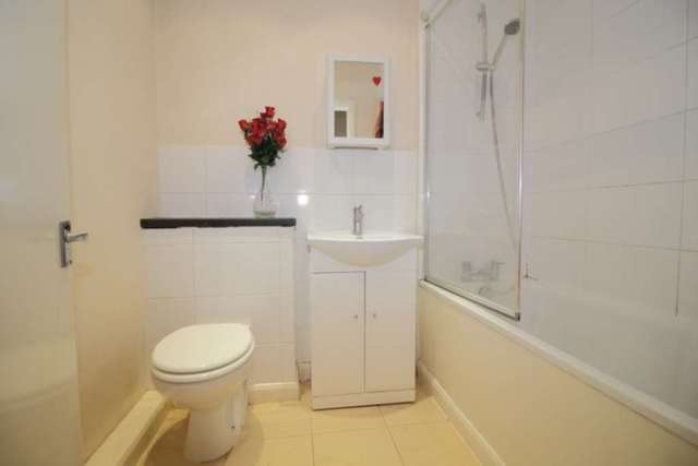  Image of Flat to rent in Euston Road London NW1 at Euston Road Euston London, NW1 3AA