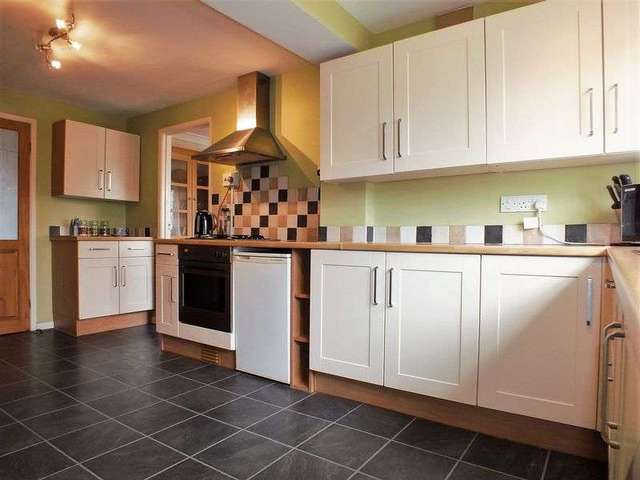  Image of 4 bedroom Semi-Detached house for sale in Evans Lane Kidlington OX5 at Evans Lane  Kidlington, OX5 2JA