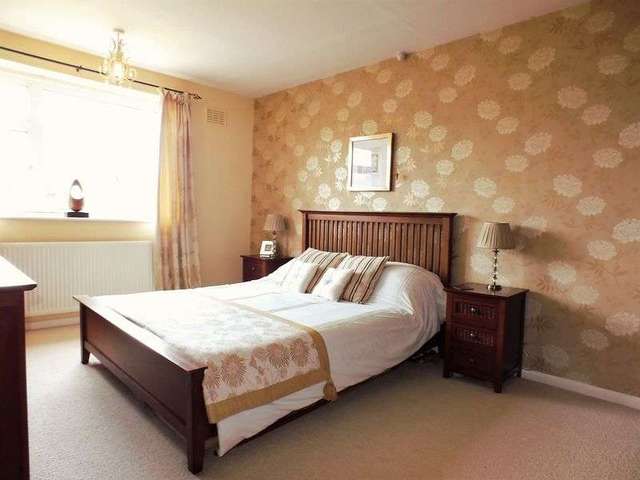  Image of 4 bedroom Semi-Detached house for sale in Evans Lane Kidlington OX5 at Evans Lane  Kidlington, OX5 2JA