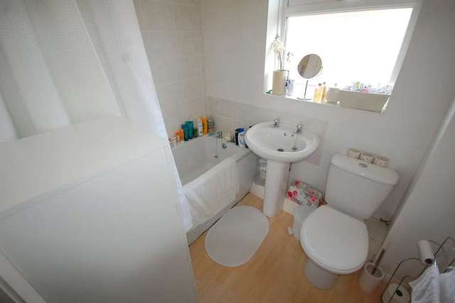  Image of 1 bedroom Flat to rent in Farnham Close Durham DH1 at Newton Hall Durham County Durham, DH1 5FL