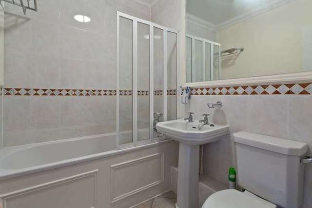  Image of 2 bedroom Flat to rent in Holland Park Avenue London W11 at Fitzclarence House  175-177 Holland Park Avenue, W11 4UL