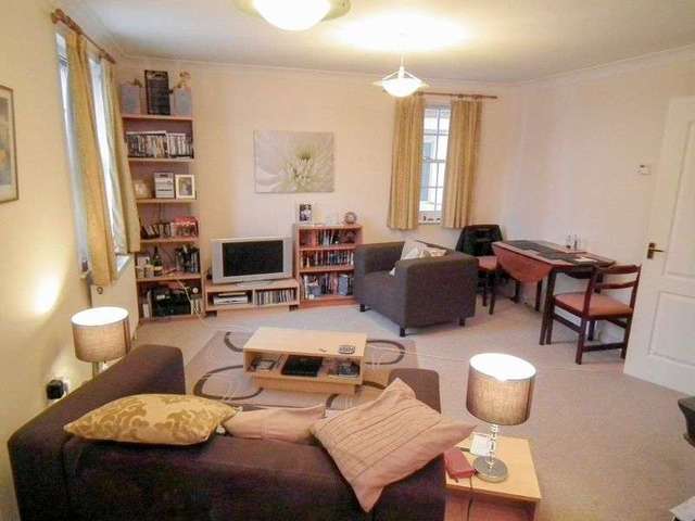  Image of 2 bedroom Flat to rent in Exeter Road Crediton EX17 at Alexander Court  Exeter Road, EX17 3DP