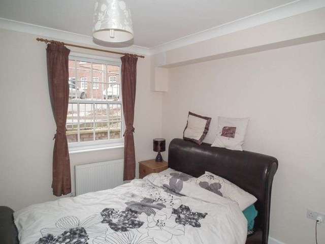  Image of 2 bedroom Flat to rent in Exeter Road Crediton EX17 at Alexander Court  Exeter Road, EX17 3DP