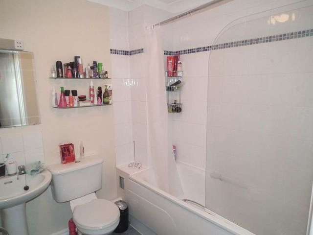  Image of 2 bedroom Flat to rent in Exeter Road Crediton EX17 at Alexander Court  Exeter Road, EX17 3DP