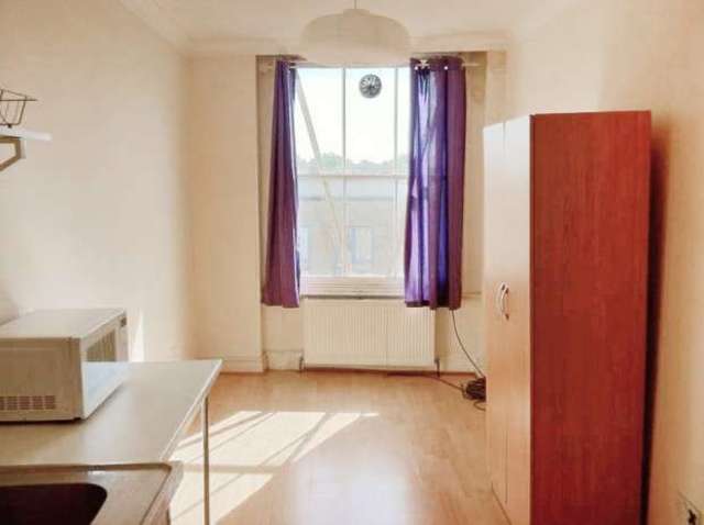  Image of Studio flat to rent in Caledonian Road London N7 at Caledonian Road  Caledonian Road, N7 9DQ