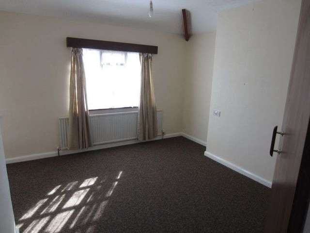  Image of 3 bedroom Semi-Detached house to rent in Florence Road Oldbury B69 at Florence Road  Oldbury, B69 2DN