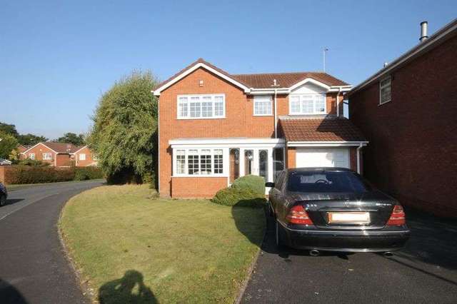  Image of 4 bedroom Detached house to rent in Formby Way Bloxwich Walsall WS3 at Formby Way  Walsall, WS3 3TL