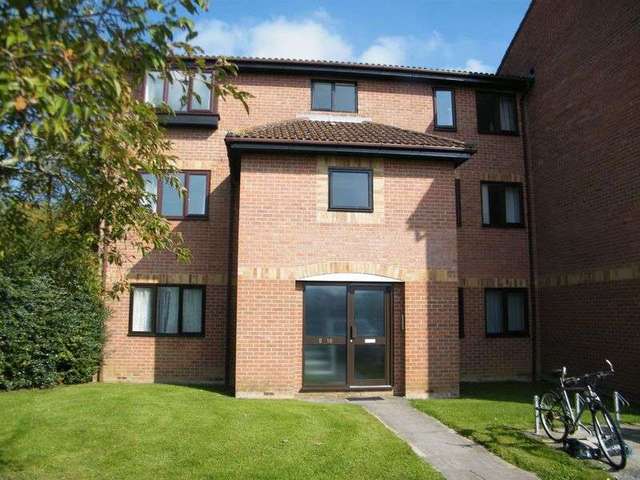  Image of 1 bedroom Flat for sale in Franklyn Close Abingdon OX14 at Franklyn Close  Abingdon, OX14 1YF