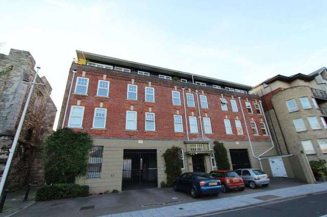  Image of 1 bedroom Detached house to rent in Lower Canal Walk Southampton SO14 at Lower Canal Walk  Southampton, SO14 3AN