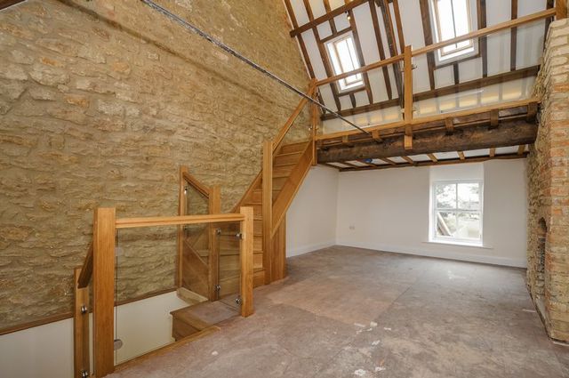  Image of 4 bedroom Cottage for sale in Oxford Road Garsington Oxford OX44 at Oxford Road  Garsington, OX44 9AZ