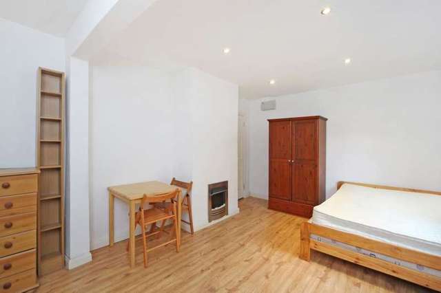  Image of 4 bedroom Detached house for sale in Glenburnie Road London SW17 at Glenburnie Road  London, SW17 7NG