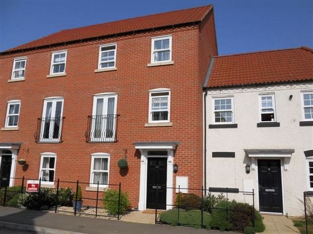  Image of 4 bedroom Semi-Detached house to rent in Gleneagles Drive Greylees Sleaford NG34 at Gleneagles Drive Greylees Sleaford, NG34 8GH