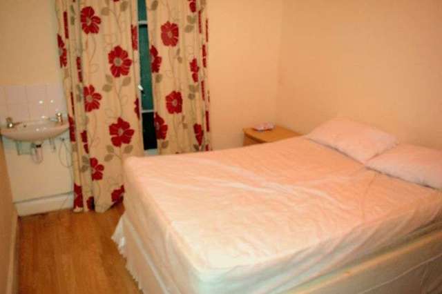  Image of 1 bedroom Flat to rent in Gloucester Road London SW7 at Gloucester Road  London, SW7 4RH