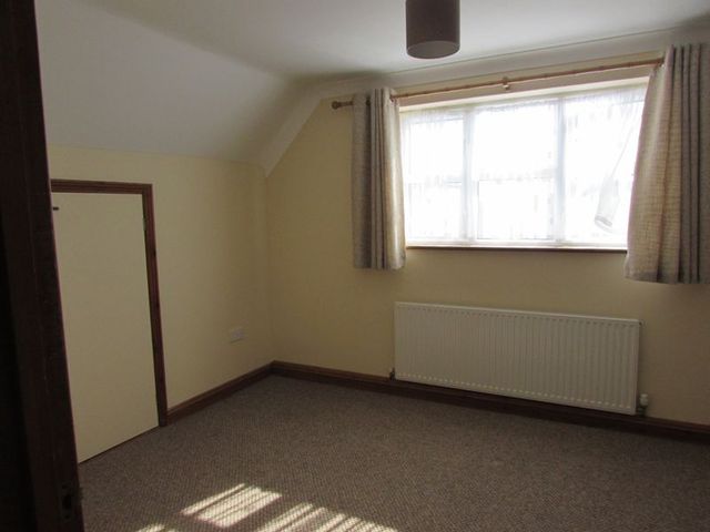  Image of 3 bedroom Detached house to rent in Gorse Way Jaywick Clacton-on-Sea CO15 at Gorse Way Jaywick Clacton-On-Sea, CO15 2HT