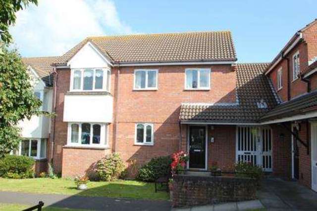  Image of 2 bedroom Flat for sale in Grange Close North Westbury-on-Trym Bristol BS9 at Henleaze Bristol BS9 4AZ Bristol, BS9 4AZ