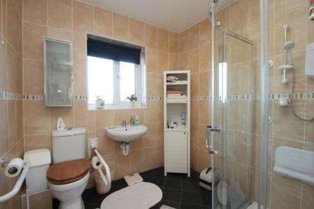  Image of 2 bedroom Flat for sale in Grange Close North Westbury-on-Trym Bristol BS9 at Henleaze Bristol BS9 4AZ Bristol, BS9 4AZ