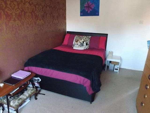  Image of 3 bedroom Terraced house for sale in Shakespeare Road Great Yarmouth NR30 at Shakespeare Road  Great Yarmouth, NR30 4HE