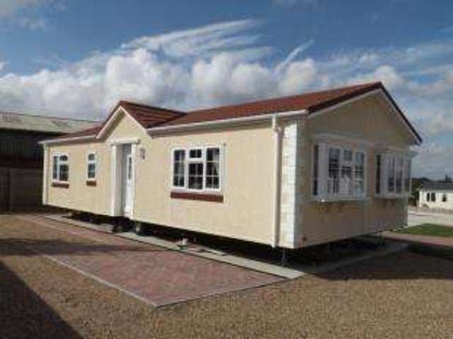  Image of 2 bedroom Bungalow for sale in Greenacres Caravan Site Spilsby Road Horncastle LN9 at Spilsby Road Horncastle Horncastle, LN9 6NJ