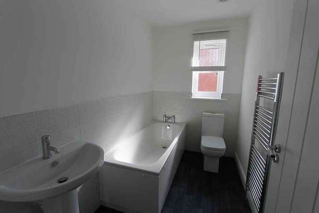  Image of 3 bedroom Semi-Detached house to rent in Greenside Lane Hoyland Barnsley S74 at Hoyland Barnsley Hoyland, S74 9PG