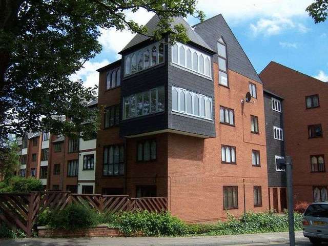  Image of 3 bedroom Flat to rent in Grosvenor Crescent Grimsby DN32 at Grosvenor Crescent  Grimsby, DN32 0QJ