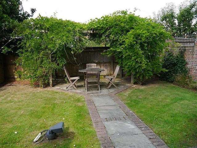  Image of 1 bedroom Apartment for sale in Grovelands Road Reading RG30 at Reading, RG30 2PB