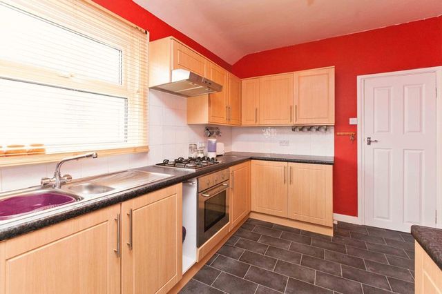  Image of 1 bedroom Flat for sale in Guildford Road Southend-on-Sea SS2 at Guildford Road  Southend-On-Sea, SS2 5AR