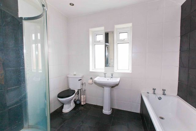  Image of 1 bedroom Flat for sale in Guildford Road Southend-on-Sea SS2 at Guildford Road  Southend-On-Sea, SS2 5AR