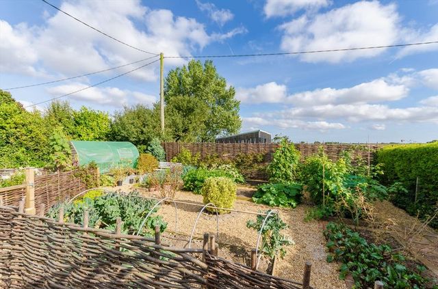  Image of 2 bedroom Cottage for sale in Lusby Lusby Spilsby PE23 at 1 Hareby Road  Lusby, PE23 4JB