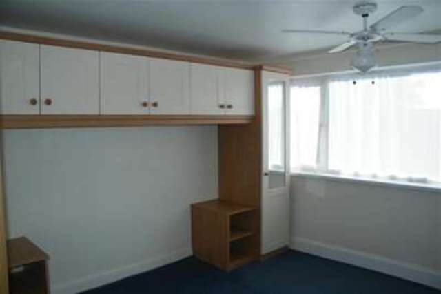  Image of 2 bedroom Semi-Detached house to rent in Hartshorn Close Thurmaston Leicester LE4 at Leicester, LE4 8LL