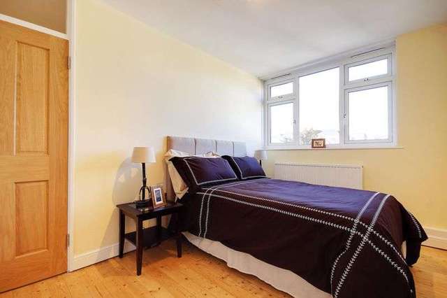  Image of 3 bedroom Property for sale in Hassett Road London E9 at Hassett Road  London, E9 5SW