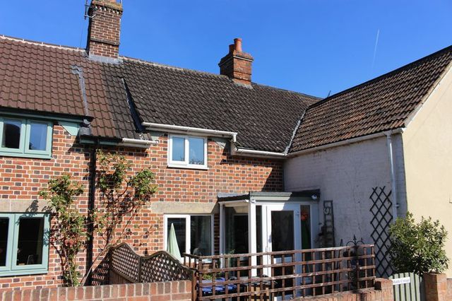  Image of 2 bedroom Cottage to rent in Heddington Calne SN11 at Heddington Calne, SN11 0PJ