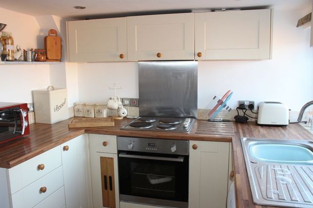  Image of 2 bedroom Cottage to rent in Heddington Calne SN11 at Heddington Calne, SN11 0PJ