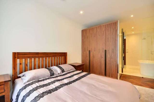  Image of 2 bedroom Flat to rent in Hertsmere Road London E14 at Canary Wharf E14 4AW Canary Wharf, E14 4AW