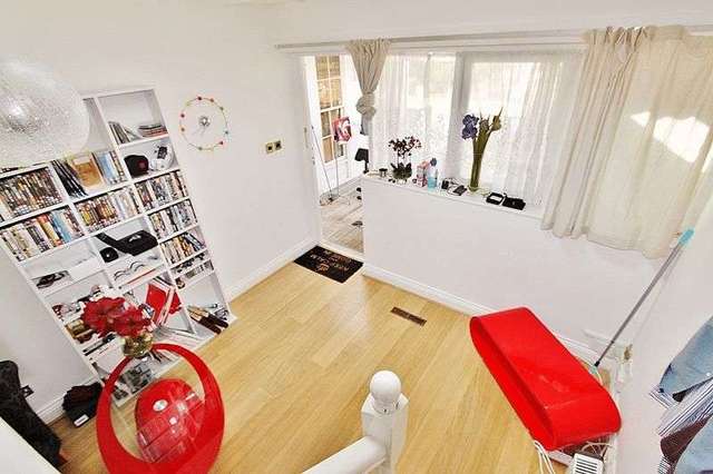  Image of 1 bedroom Flat to rent in High Road Chigwell IG7 at High Road  Chigwell, IG7 5AS