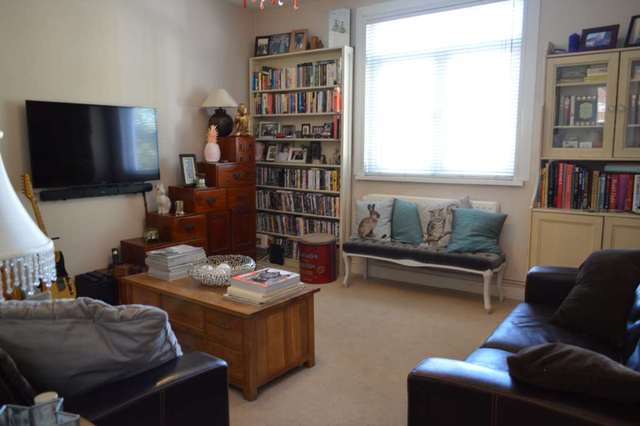  Image of 2 bedroom Apartment to rent in High Street Berkhamsted HP4 at High Street  Berkhamsted, HP4 1AJ