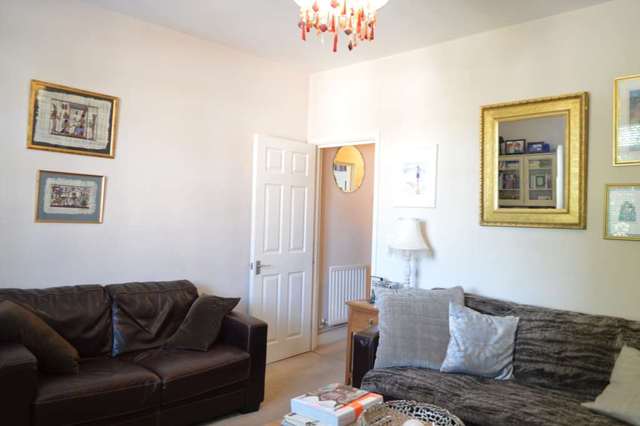  Image of 2 bedroom Apartment to rent in High Street Berkhamsted HP4 at High Street  Berkhamsted, HP4 1AJ