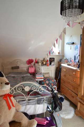  Image of 2 bedroom Apartment to rent in High Street Berkhamsted HP4 at High Street  Berkhamsted, HP4 1AJ