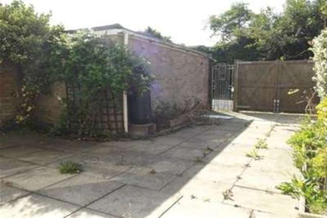  Image of 3 bedroom Detached house to rent in High Street Lytchett Matravers Poole BH16 at Poole, BH16 6BH