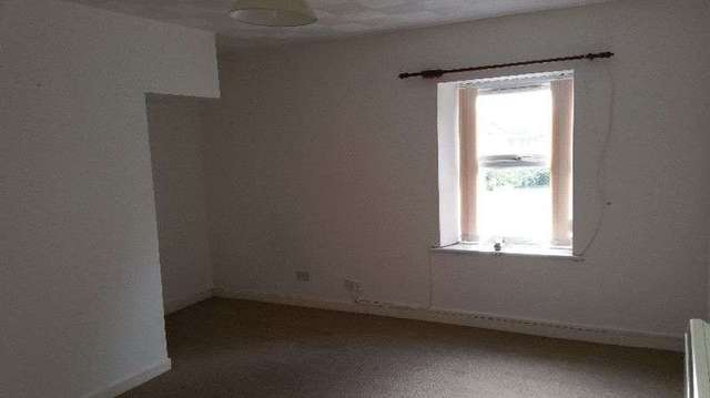  Image of 2 bedroom Flat to rent in High Street Narberth SA67 at High Street  Narberth, SA67 7AS