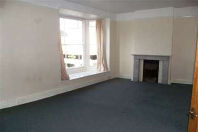  Image of 2 bedroom Flat to rent in High Street Ryde PO33 at Ryde, PO33 2HN