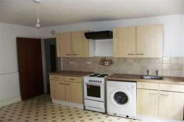  Image of 2 bedroom Flat to rent in High Street Ryde PO33 at Ryde, PO33 2HN