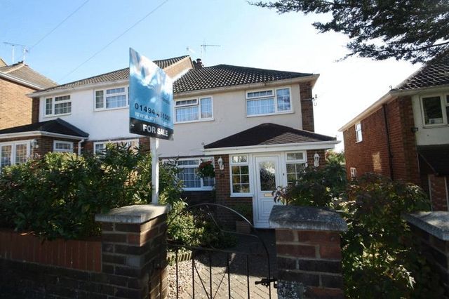  Image of 3 bedroom Semi-Detached house for sale in Kingston Road High Wycombe HP13 at Kingston Road  High Wycombe, HP13 6UJ