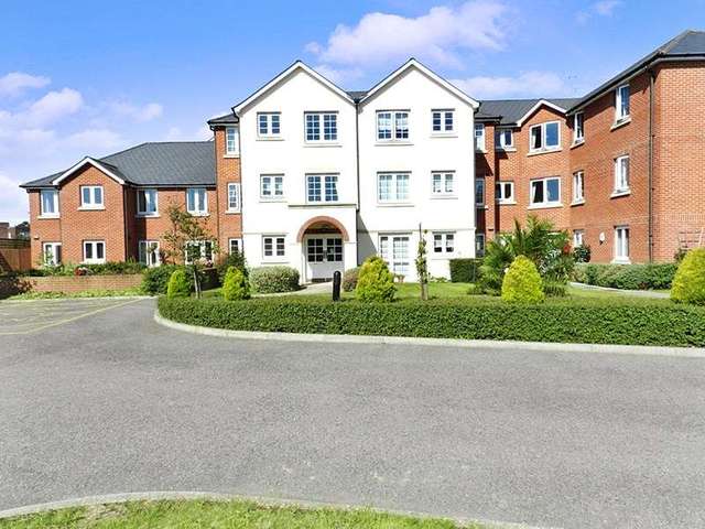  Image of 1 bedroom Retirement Property for sale in Penfold Road Broadwater Worthing BN14 at 75 Penfold Road  Worthing, BN14 8PE